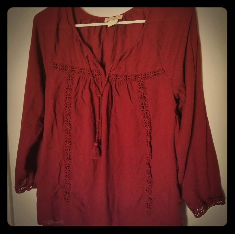 Lucky brand top LS maroon with lace detail M